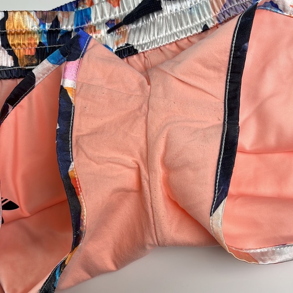 ADIDAS ORIGINALS Shorts - Picture 5 of 7